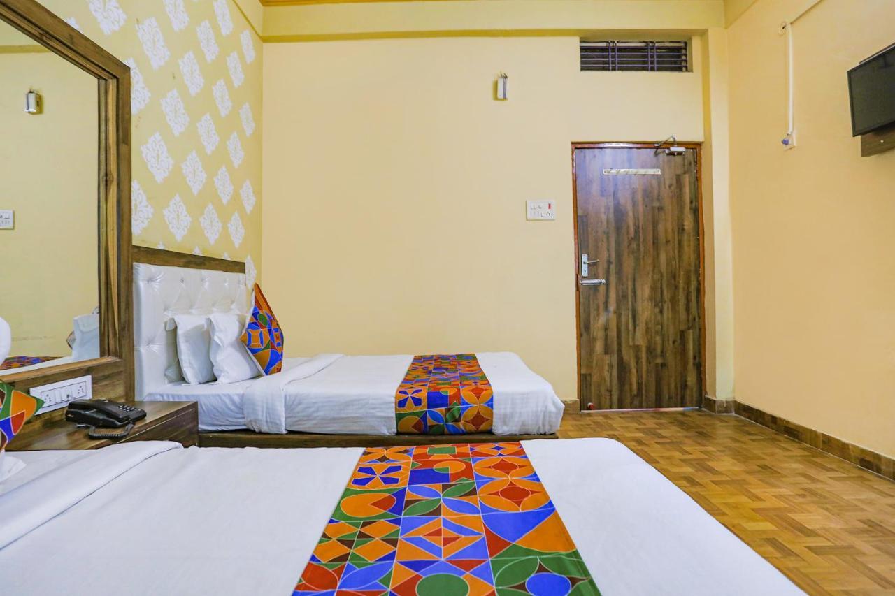 Fabhotel Shivam Palace Varanasi Exterior foto