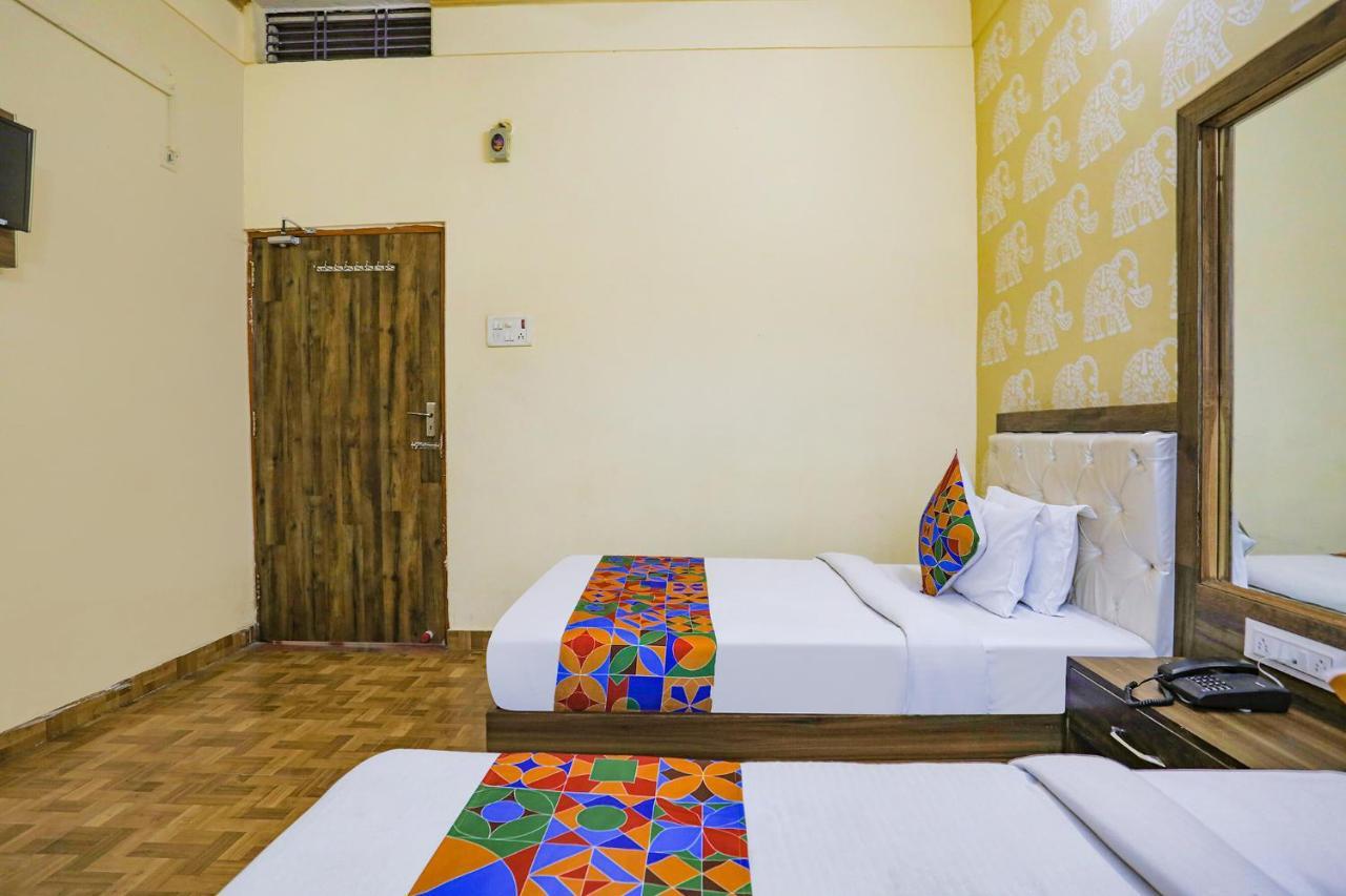 Fabhotel Shivam Palace Varanasi Exterior foto