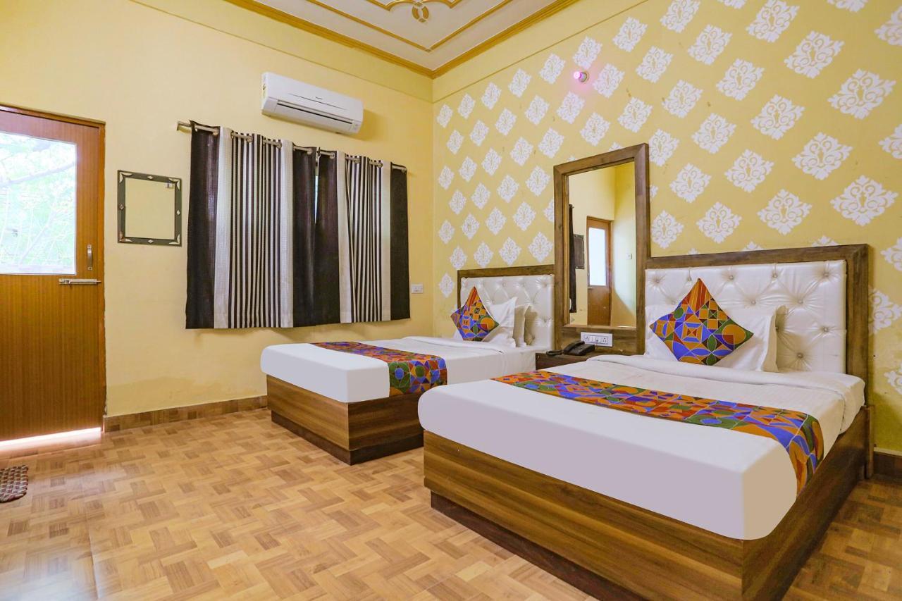 Fabhotel Shivam Palace Varanasi Exterior foto